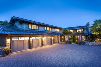 3280 Thompson Crescent